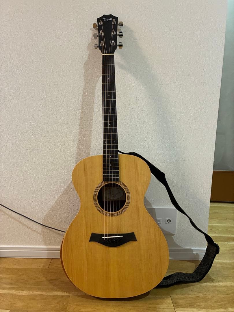 Taylor アコースティックギター　Academy12e