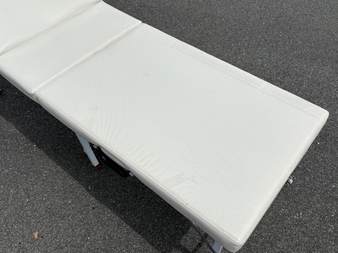 エステベッド/マッサージベッド/リクライニング 有孔/折りたたみ/サロン