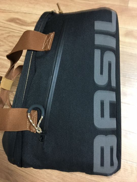 トランクバッグ　自転車用キャリアバック　basil社　MilesTrunkBag