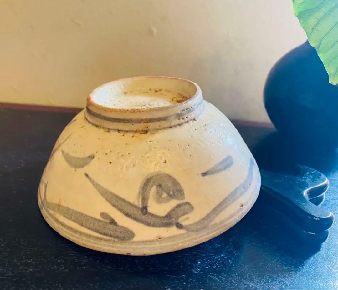 アンティーク・汕頭（スワトウ）染付草花文・小碗・唐木鑑賞スタンド付・２点セット