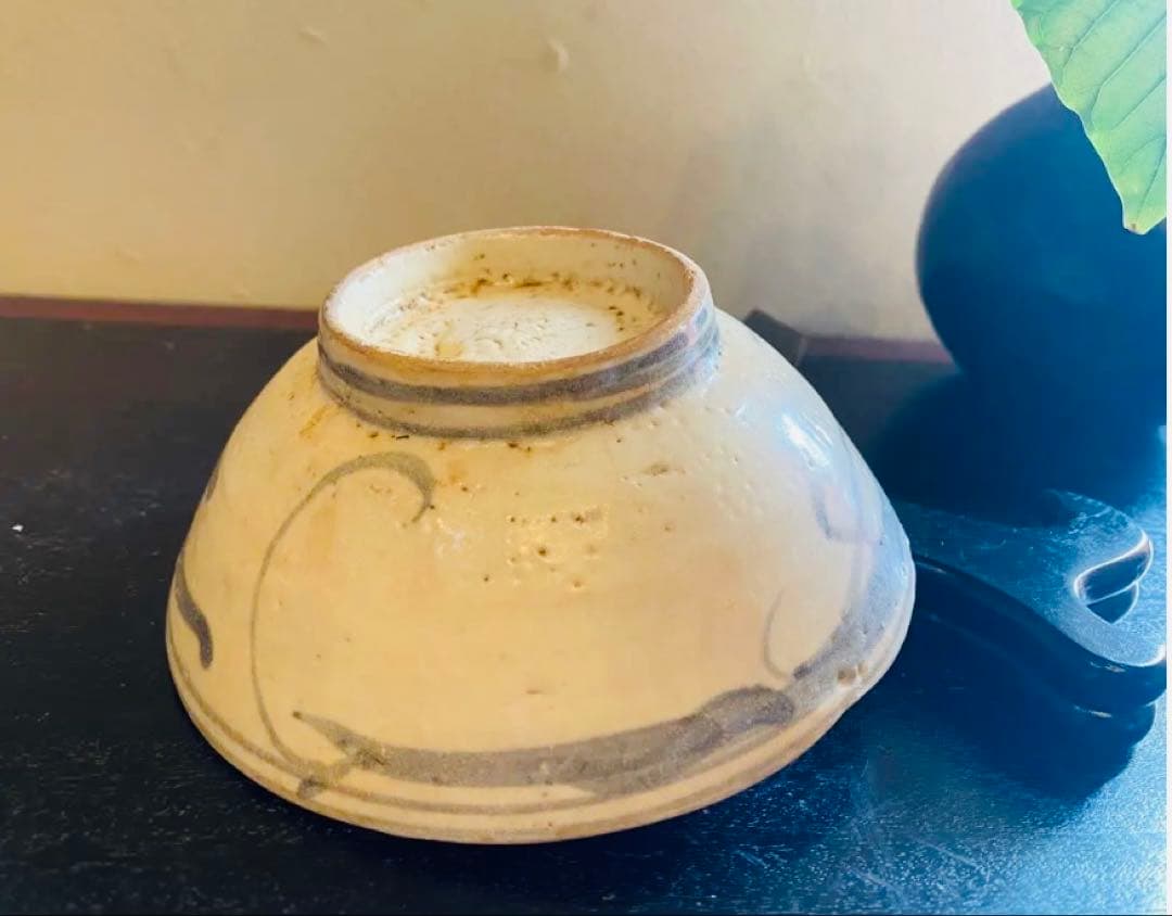 アンティーク・汕頭（スワトウ）染付草花文・小碗・唐木鑑賞スタンド付・２点セット