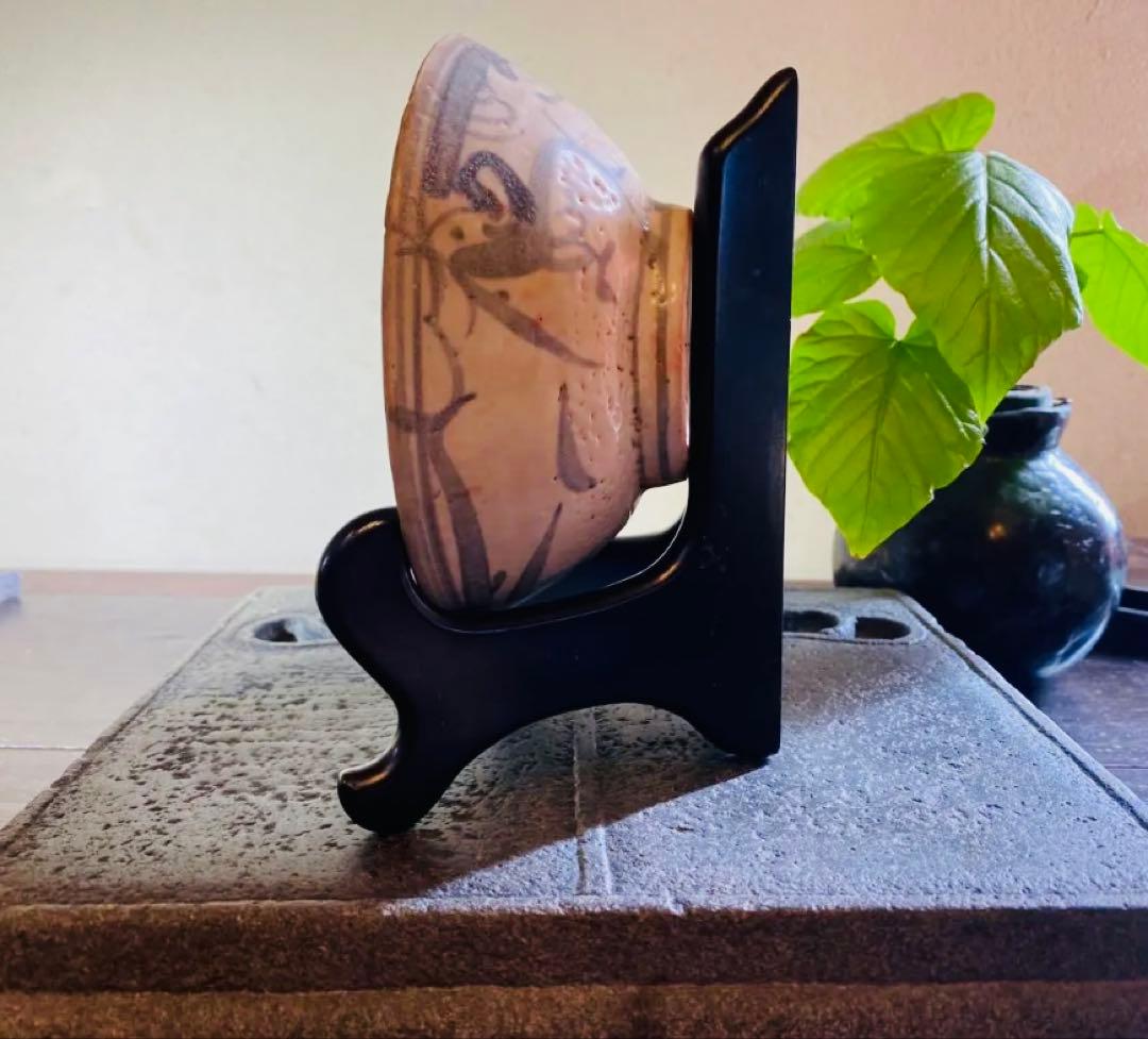 アンティーク・汕頭（スワトウ）染付草花文・小碗・唐木鑑賞スタンド付・２点セット