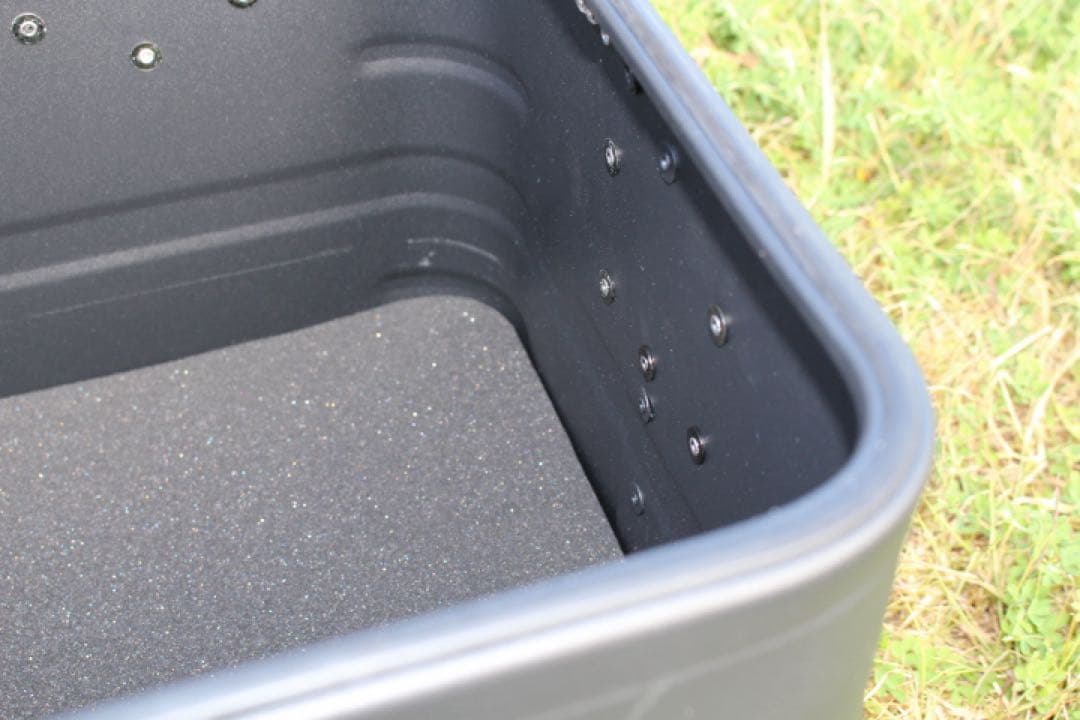 マットブラック スタッキング アルミコンテナボックス 50l コンテナボックス