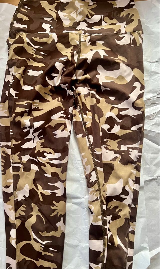 ワンショルトップス、カモフラセットアップ