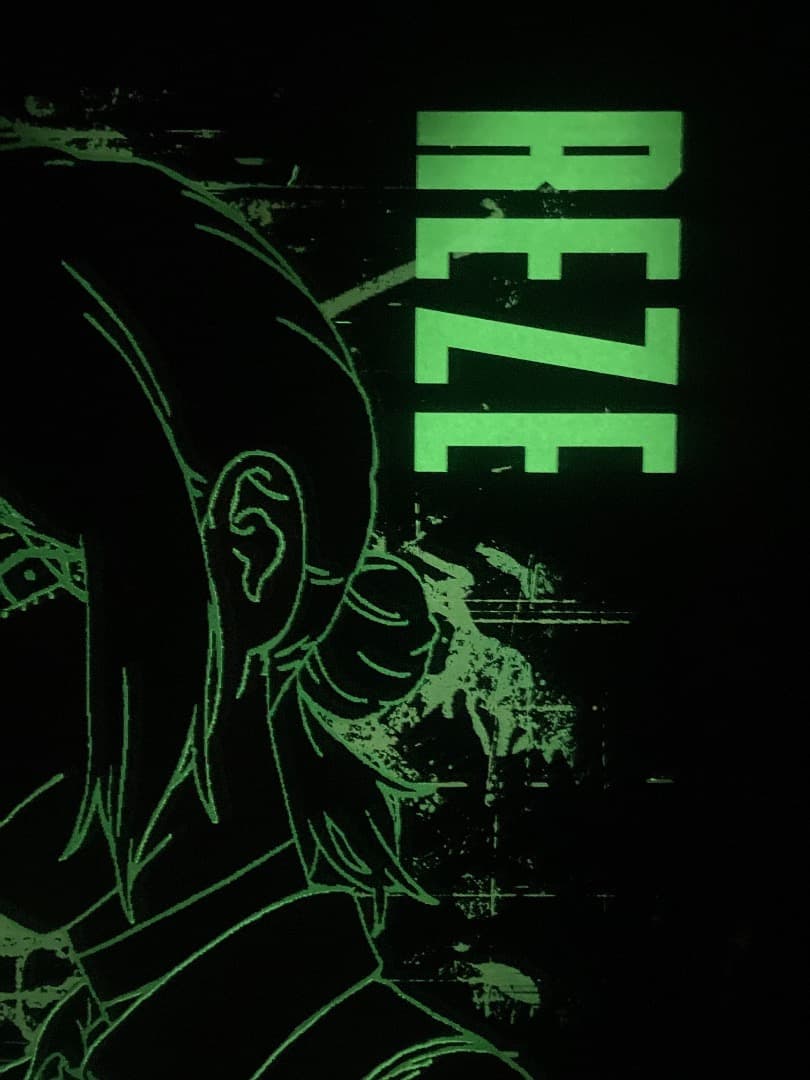 香港限定　劇場版　チェンソーマン　レゼ編　特典A3　蓄光ポスター