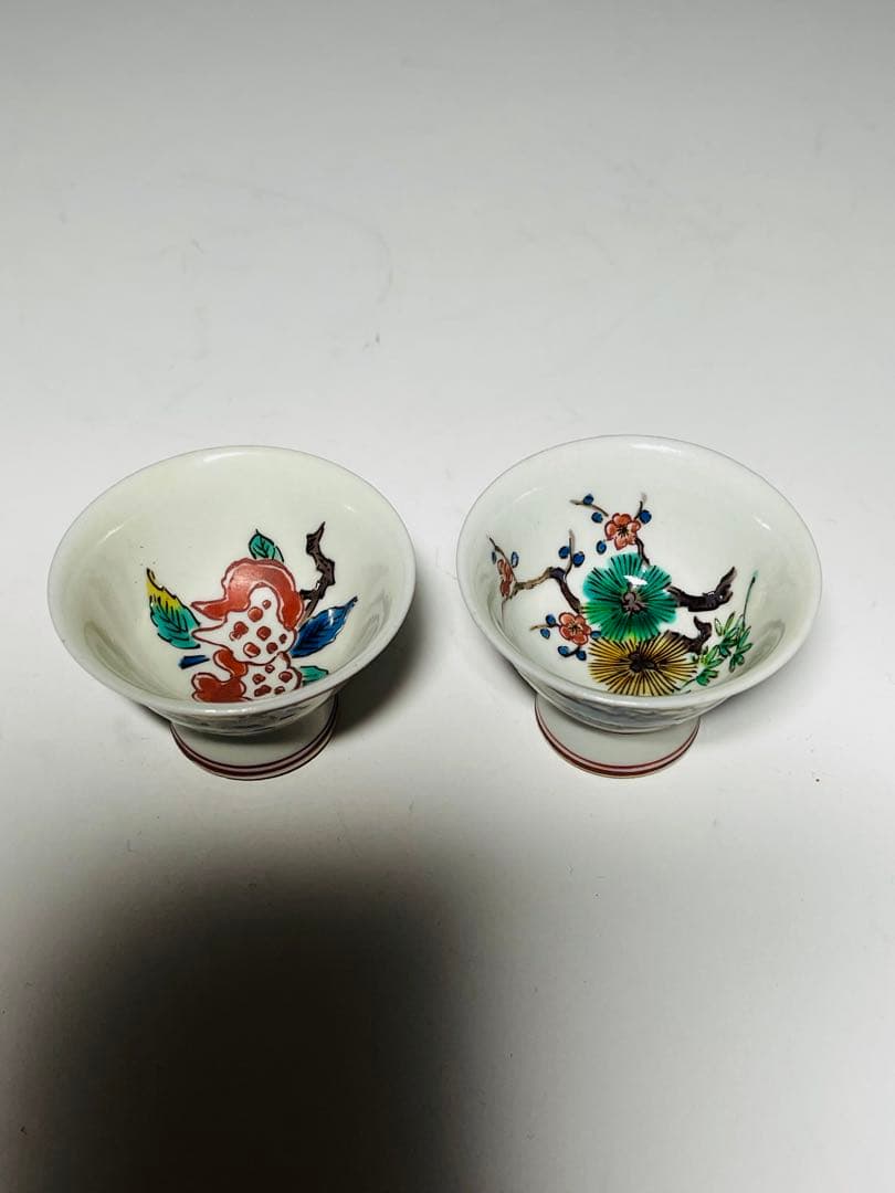 人間国宝 初代 徳田八十吉作 （八十吉銘) 彩絵　酒盃一對