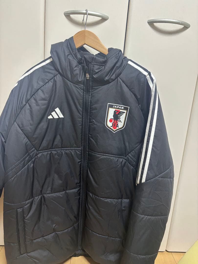 日本代表　TIRO23ダウンジャケット