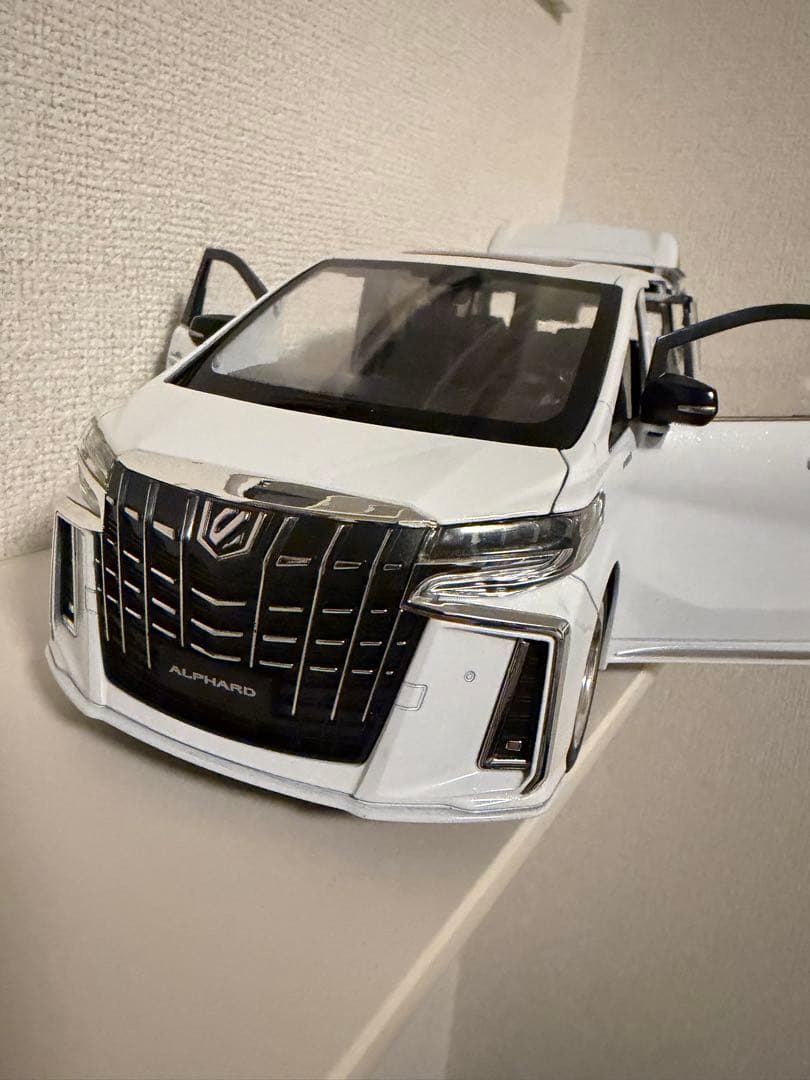 最終値下げ！これ以上は値下げできません トヨタ アルファード ミニカー 1/18