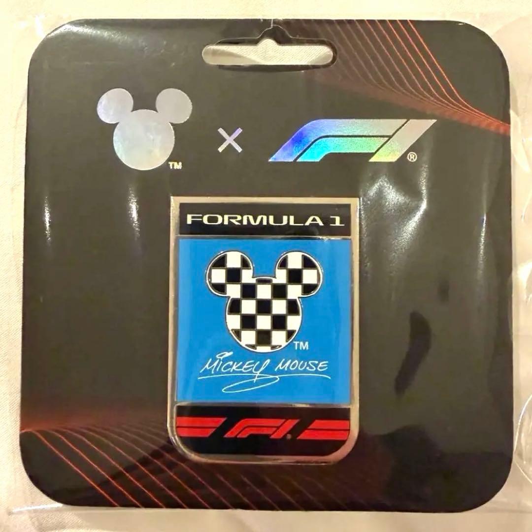 Disney x F1 ミッキー ピンバッジ 2026 CHECKER
