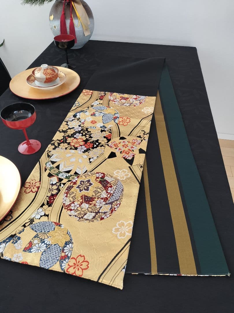 A751高級‼️ひな祭り‼️手毬‼️袋帯テーブルランナー2m19cm