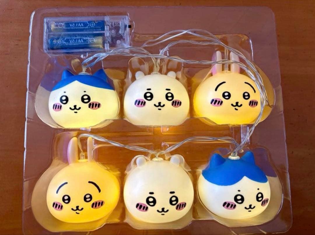 ちいかわ 6連ライト＆ハチワレミニ枕と豪華おまけ