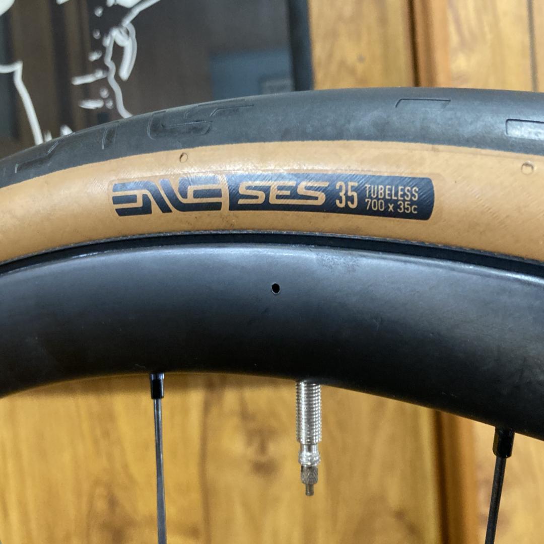 ENVE SES TUBELESS READY TIRE700×35　オマケ付き