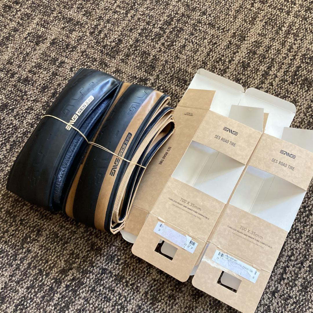 ENVE SES TUBELESS READY TIRE700×35　オマケ付き