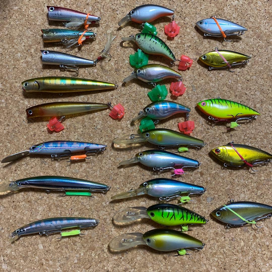 TDルアーまとめ売り　チームダイワ22個タックルボックス付き送料込み