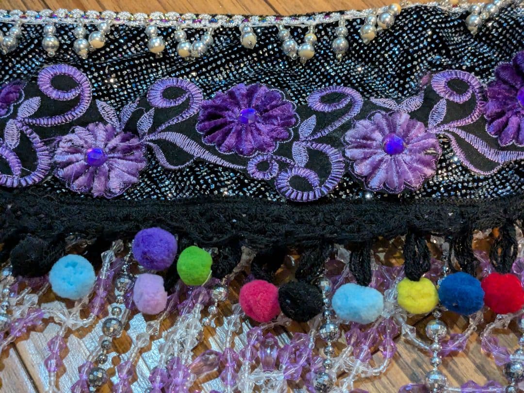 ベリーダンス 衣装　三点セット　黒 花柄　ビーズ