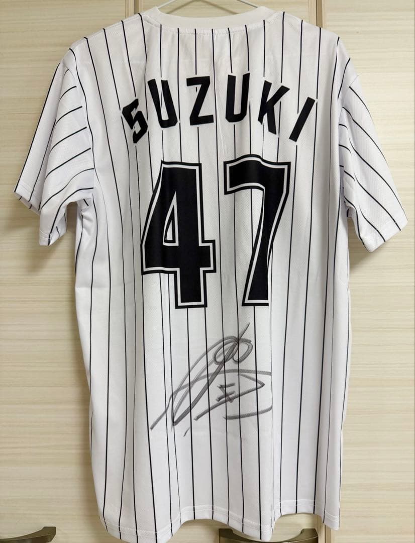 鈴木昭汰　ユニフォームTシャツ　サイン入り