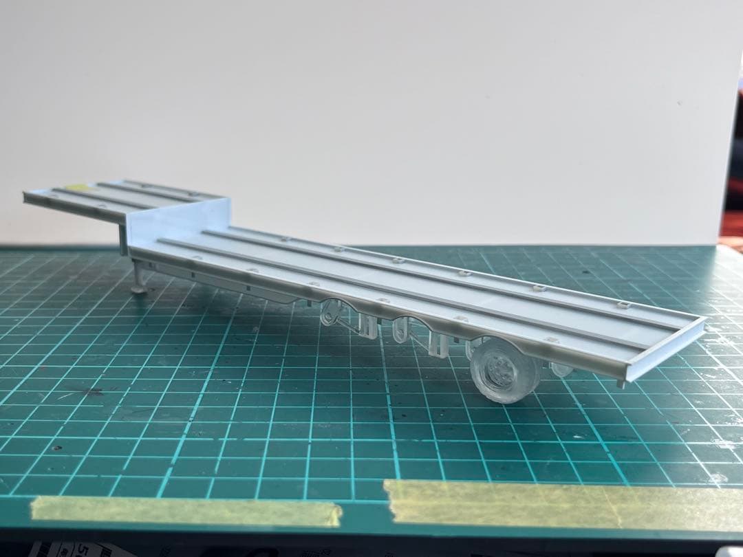 ひろか　1/50 段落ち3軸フラットトレーラー